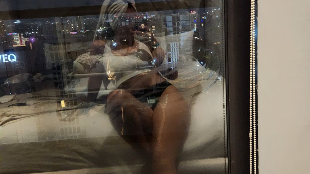 Watch  MorganRuiz live on LiveJasmin