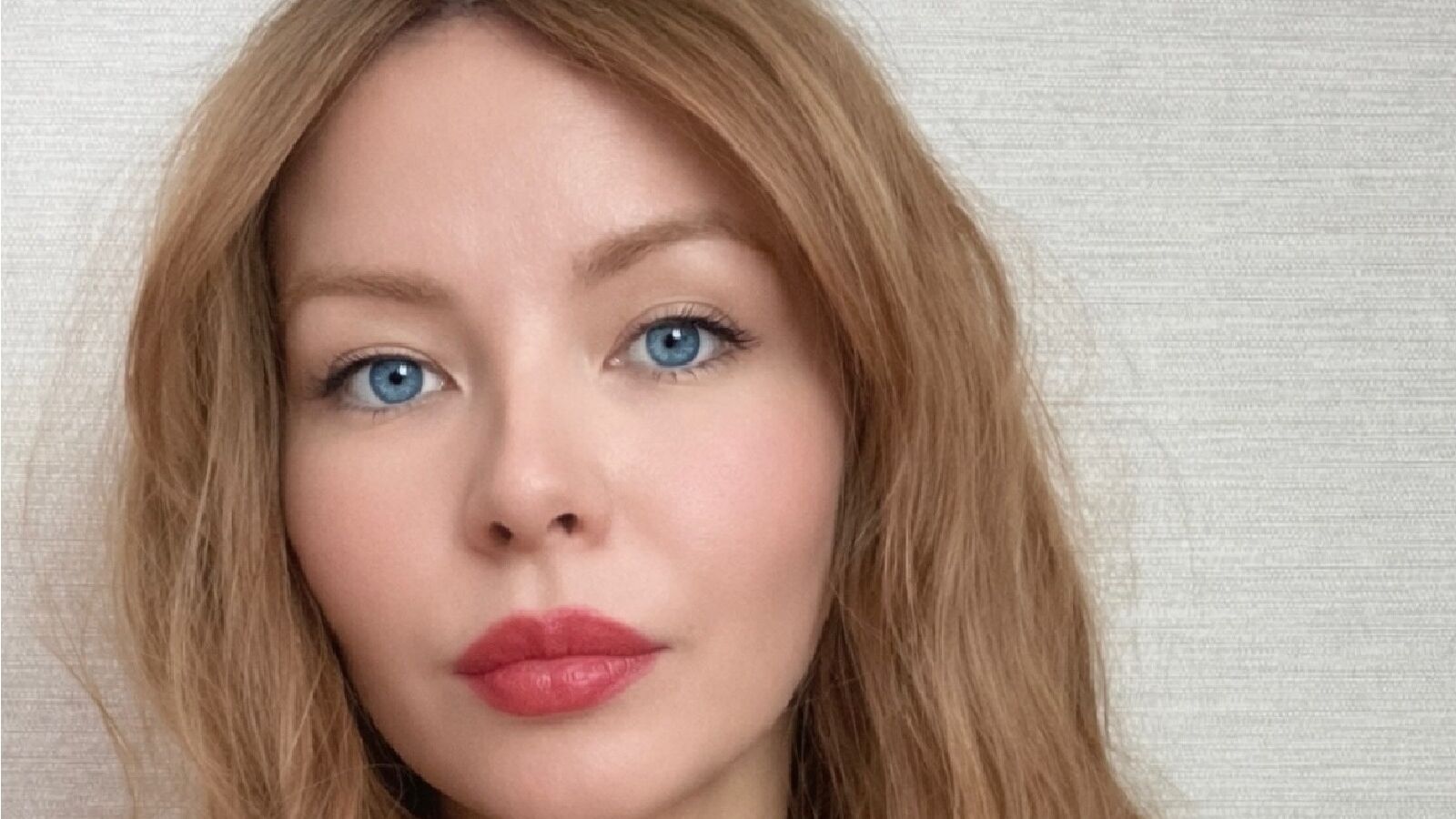AnnaAnechka erotic portrait