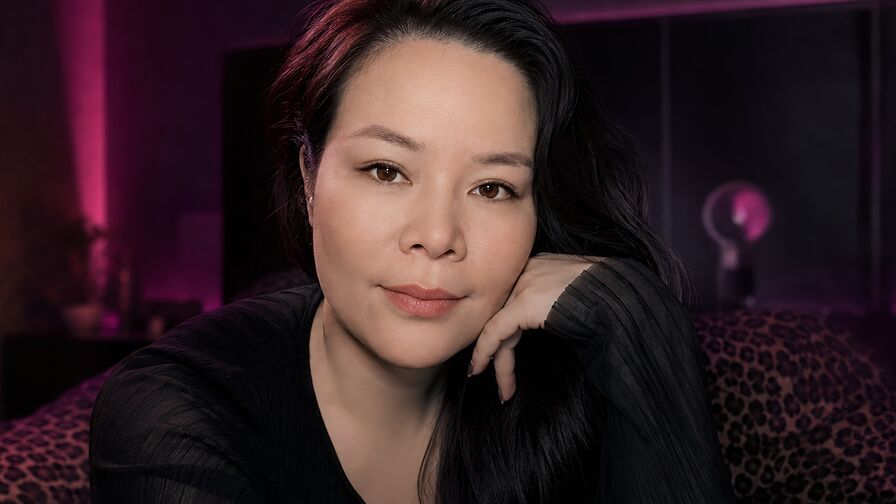Watch YanisLau live on Sex Girls Blend