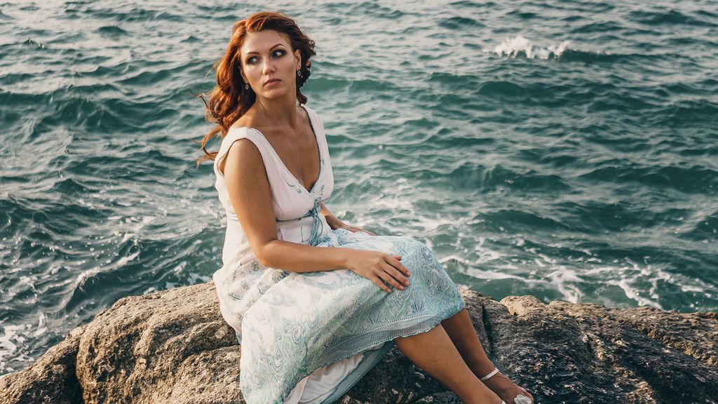 Live Chat with MilaCharmantan on LiveJasmin