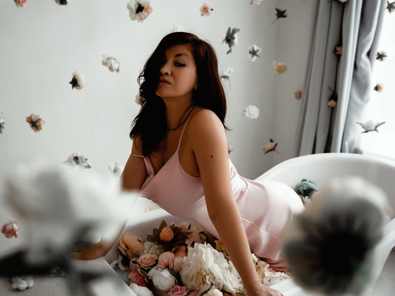 Live cam for AnaHemsworth