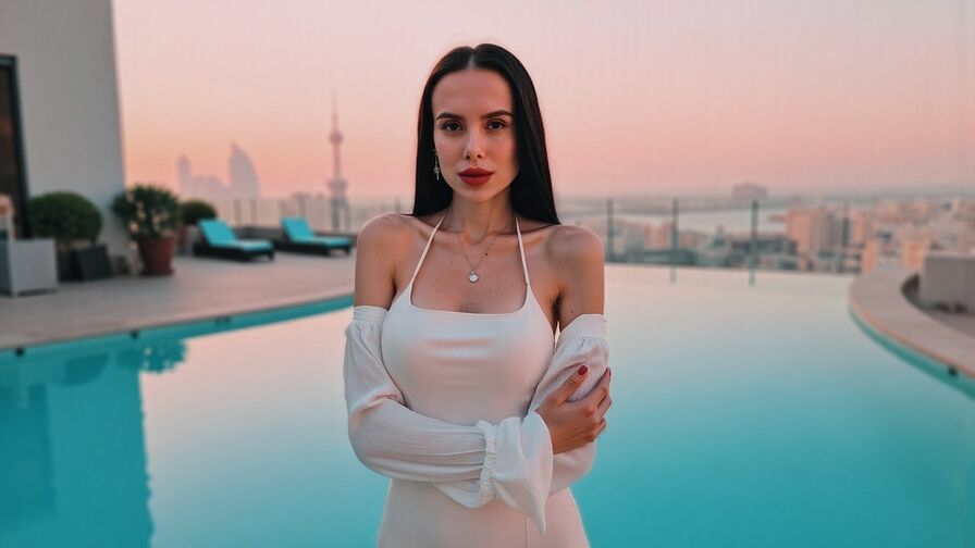 Watch LiliEris on CoolMagazineOnline.com