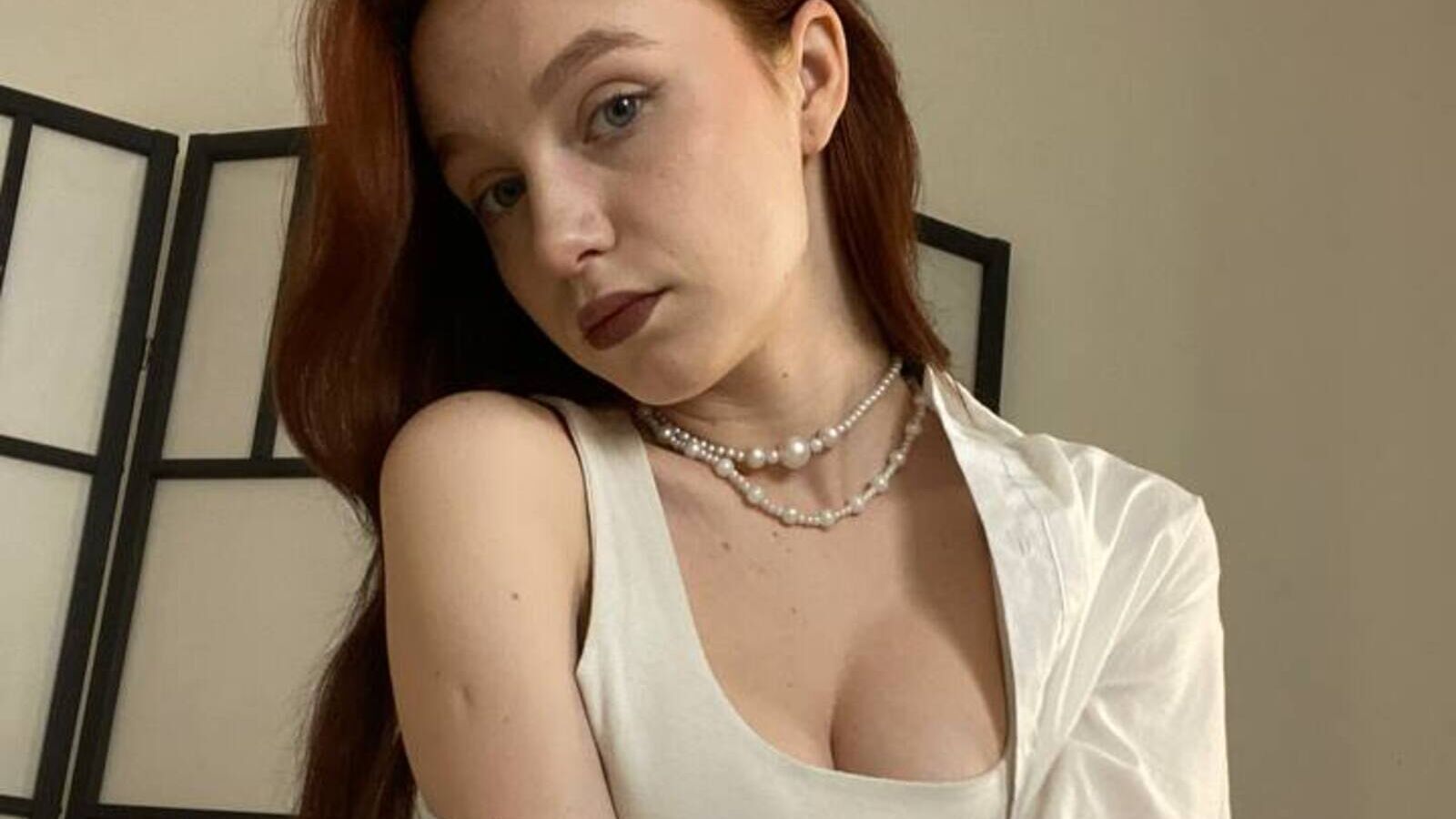 CarolinaNeedam erotic portrait