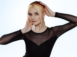 chat on live EmilyMitchells