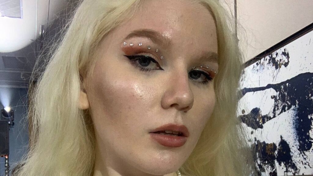 CoreenSolheim Live Chat on LiveJasmin