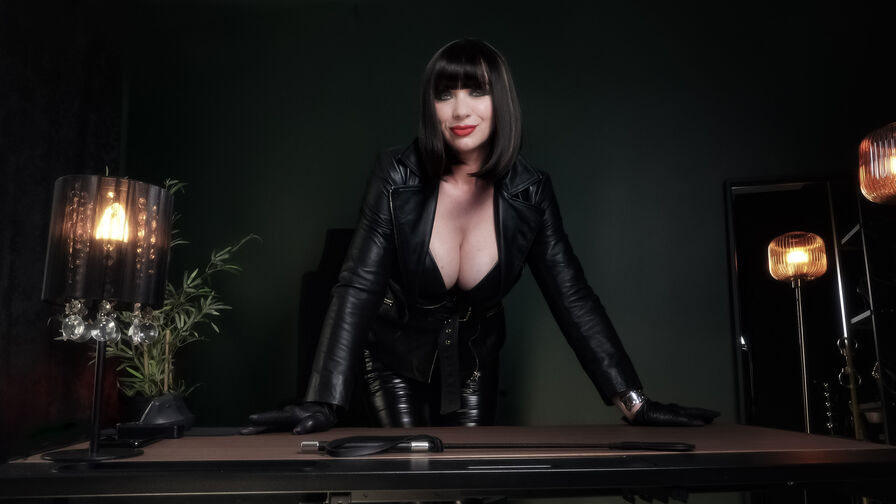 MelanyaQuin Amateur Masturbating