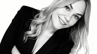 Free Nude HoneyBitter