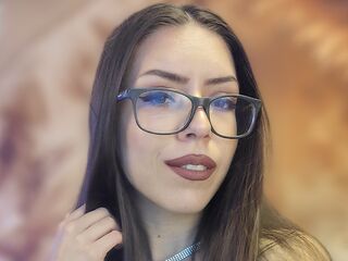 free chat EmaLowee