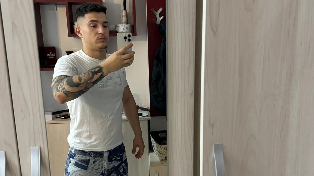 Live Chat with AndyAnsell on LiveJasmin