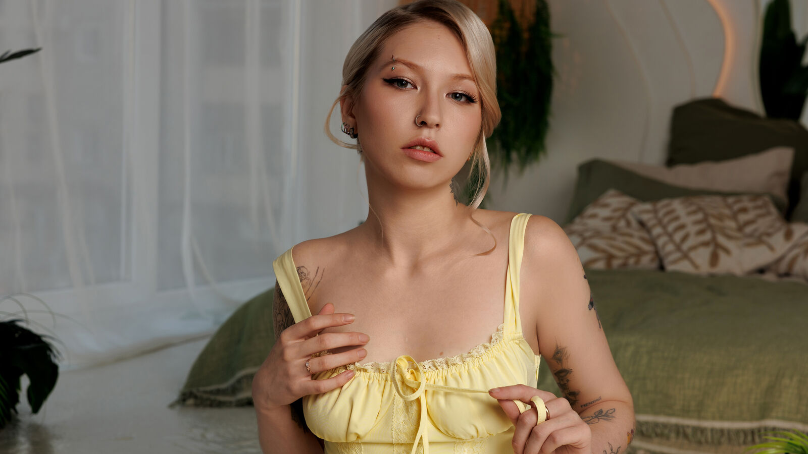 KiraTisdale erotic portrait
