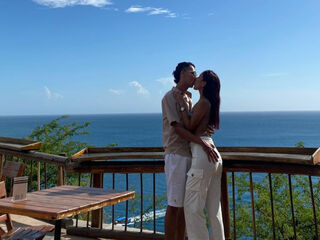 live web cam AxelAndArielle