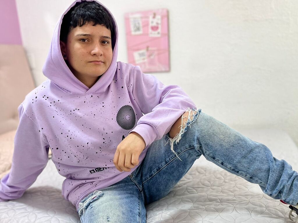 MiaBoyari