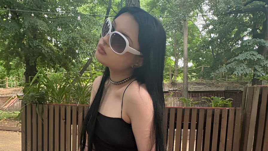 Live Sex Chat with ShemikaGnerre