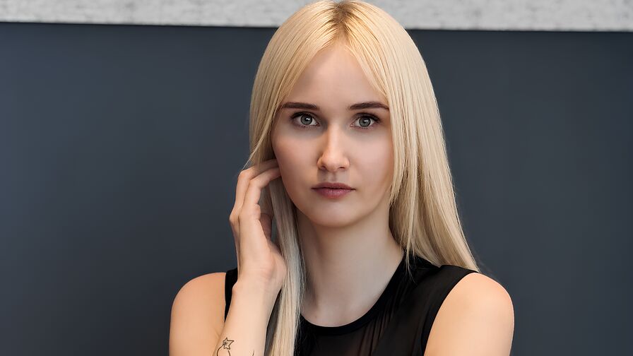 Free Live Sex Chat With LiliMew