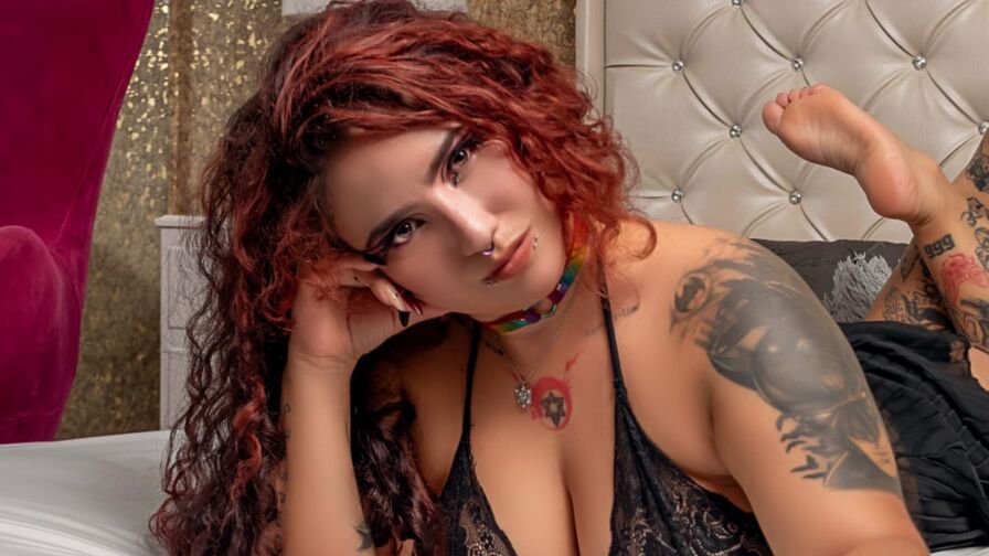 Watch RavenCrown live on Sex Girls Blend