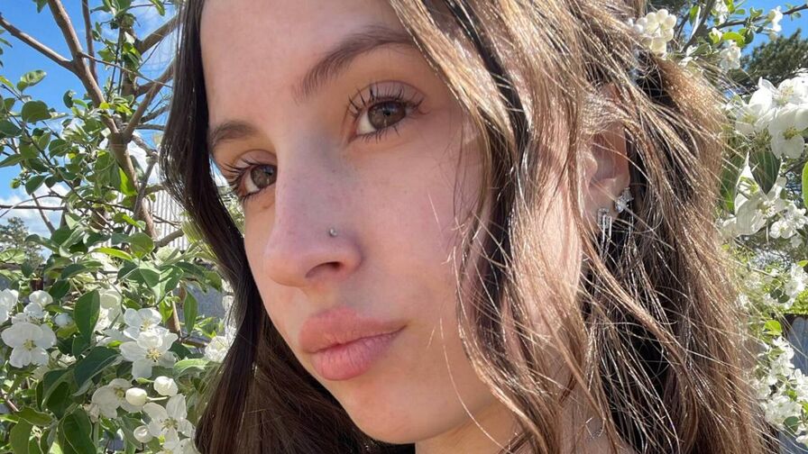 Watch ElizabethJager live on Sex Zoom