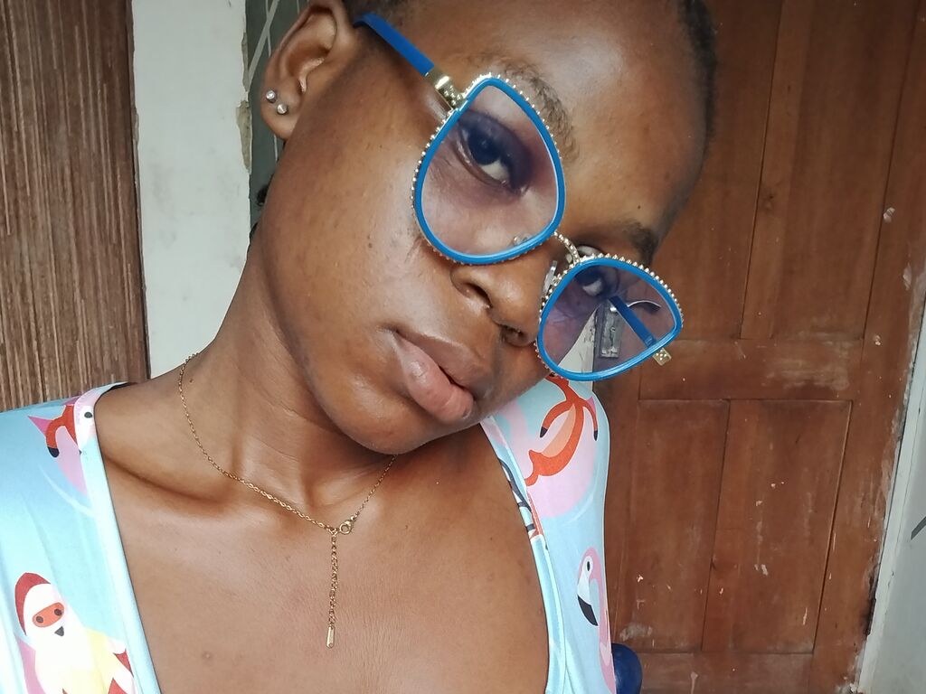 DahNorah live video chat girl preview