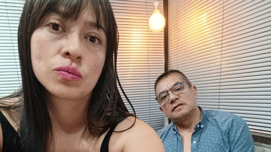 Watch ReneandAleja live on Widestreams