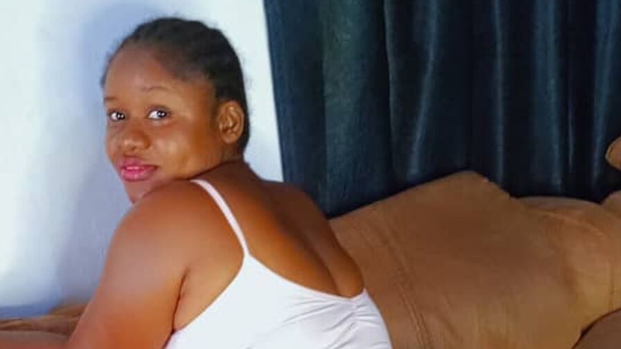 Watch KiraDon live on shemalefreeporn.net