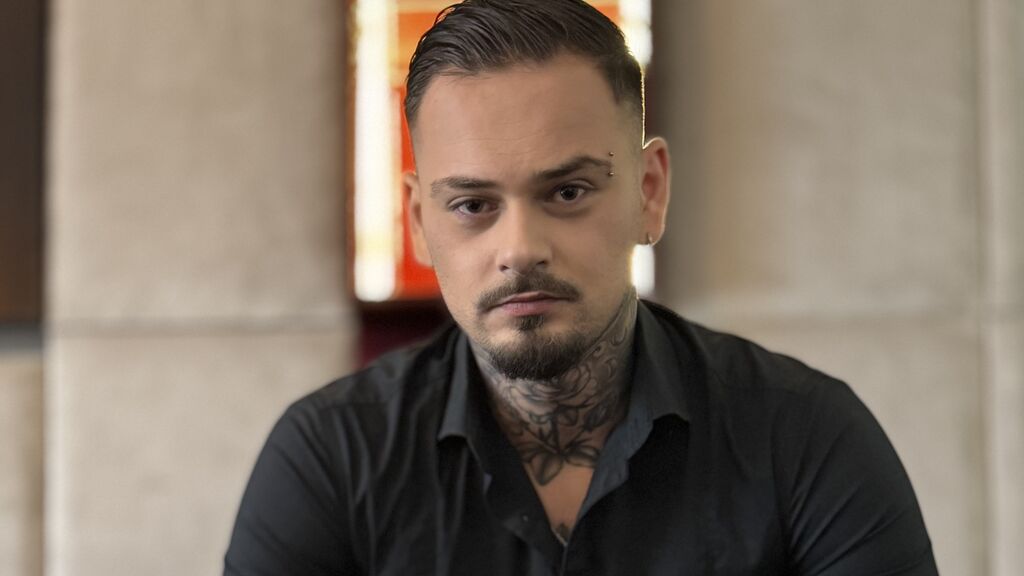 MasonDune live cam model at LiveJasmin