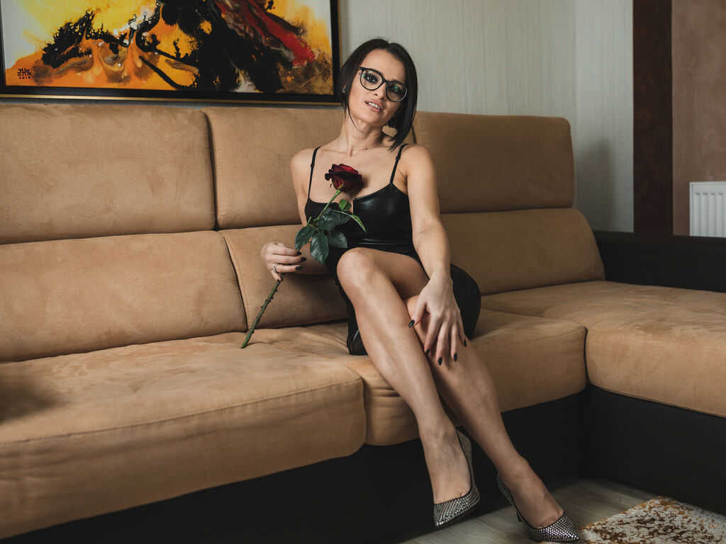 LarissaStone LiveJasmin girl free chat preview