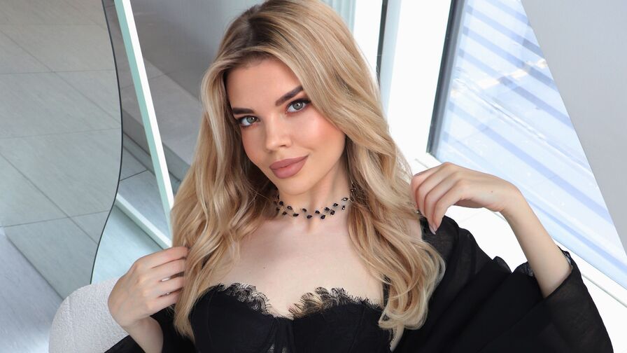 Discover MonicaClay VIP show
