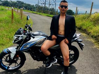 live nude chat MaxCol