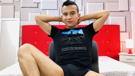 MaxCol's live cam