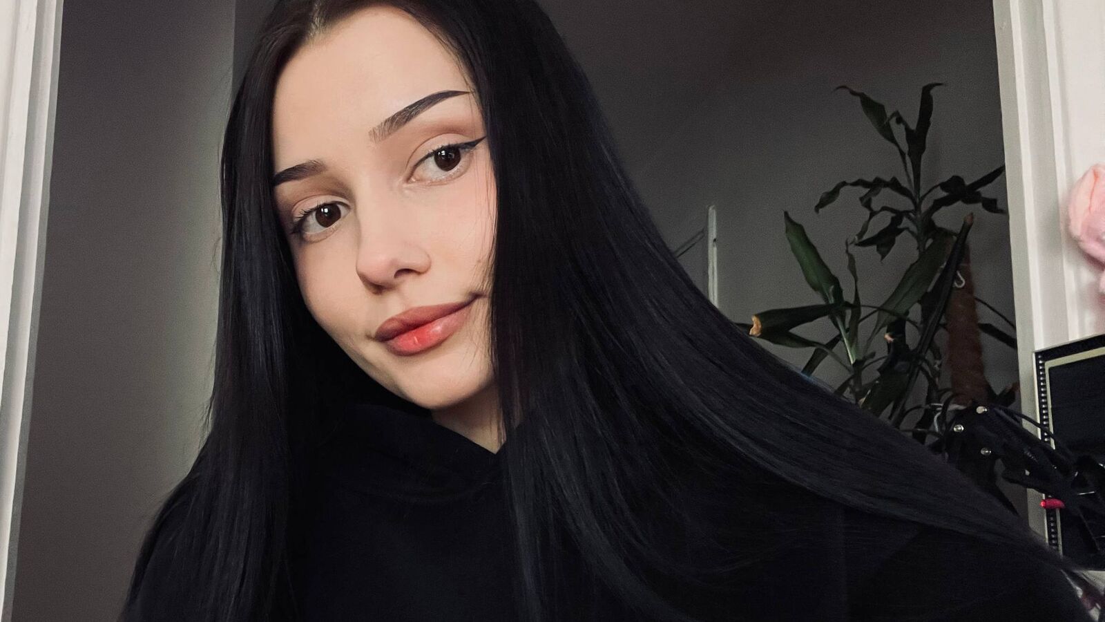 TeneshaLaton glamour portrait