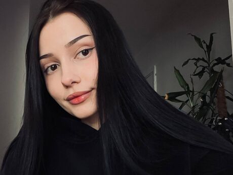 Chat with TeneshaLaton