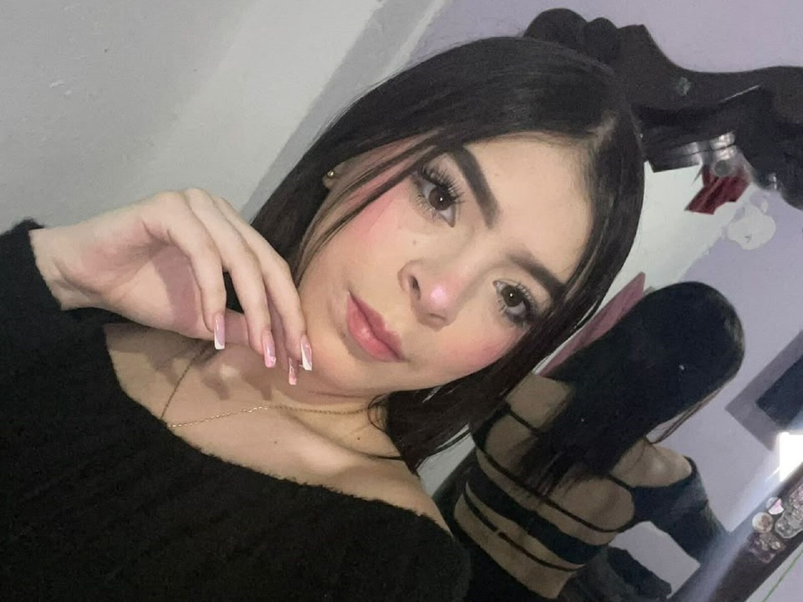 Live cam for BelaStelly
