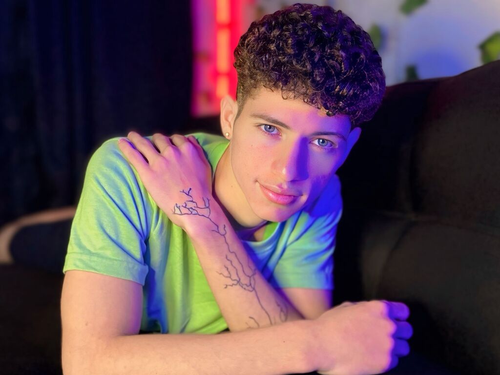 MattiaLeroux LiveJasmin male Cam2Cam profile