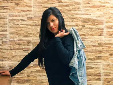 Chat with AlishaHeredia