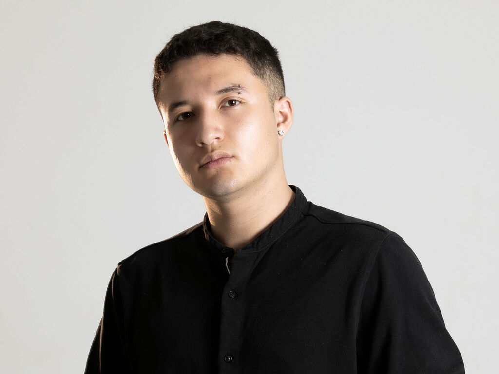 AlexanderWolf model profile storefront photo