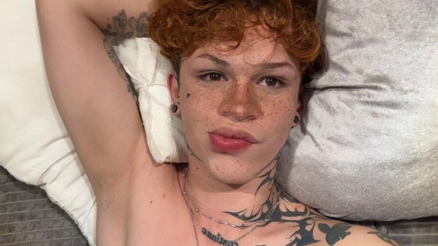 Watch AndrewWolfman live on Sex Girls Blend