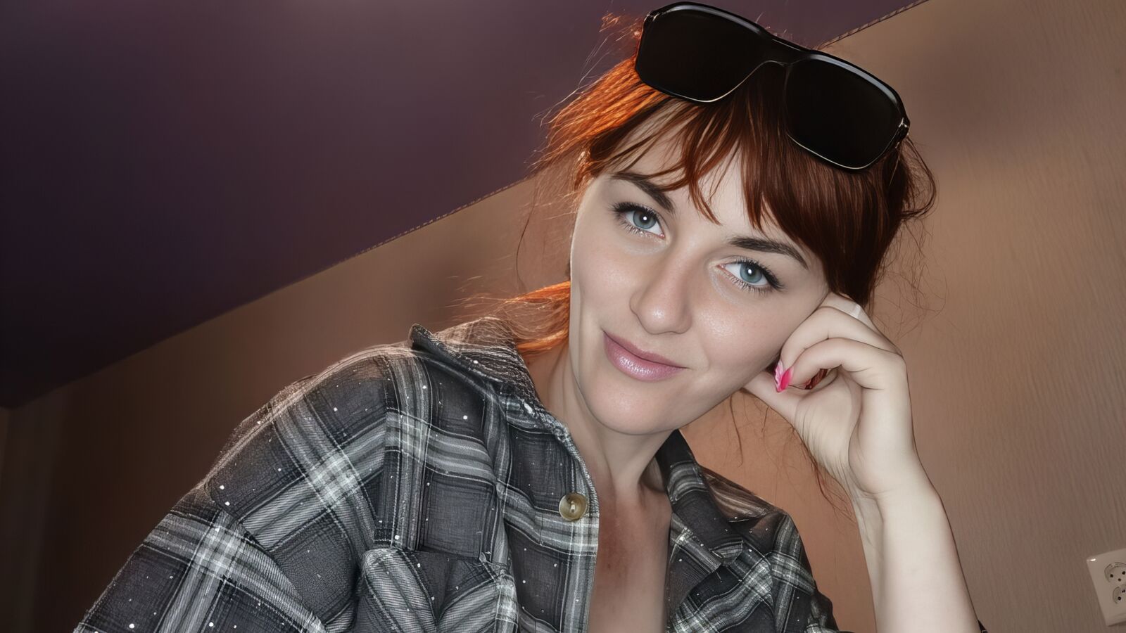 MiraMitys glamour portrait