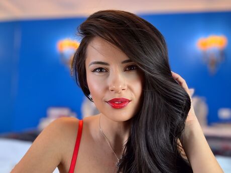 Chat with AdrianaHunt