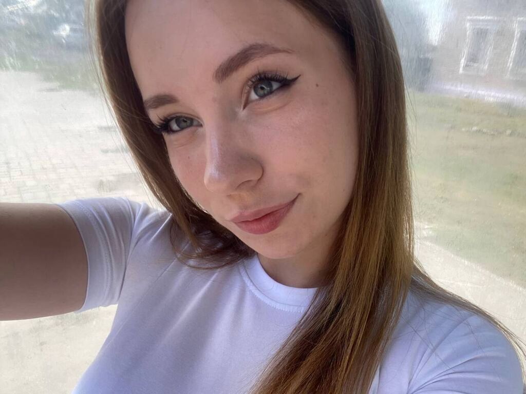 ElowenStar adult cam girl thumbnail