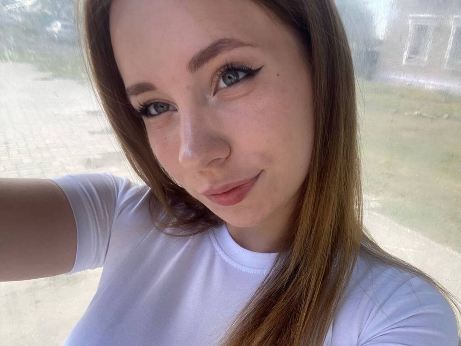 Live cam for ElowenStar