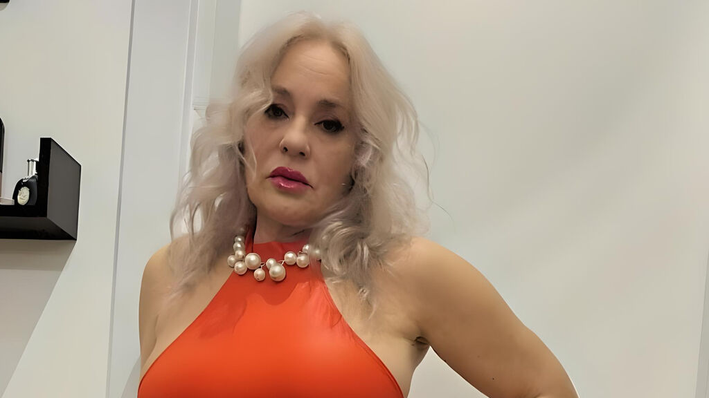 EmilyLoowe cover
