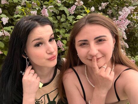 Chat with AftonAndTomika