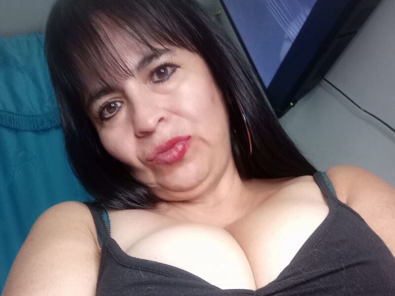 Live Adult Cams LucyArdiente