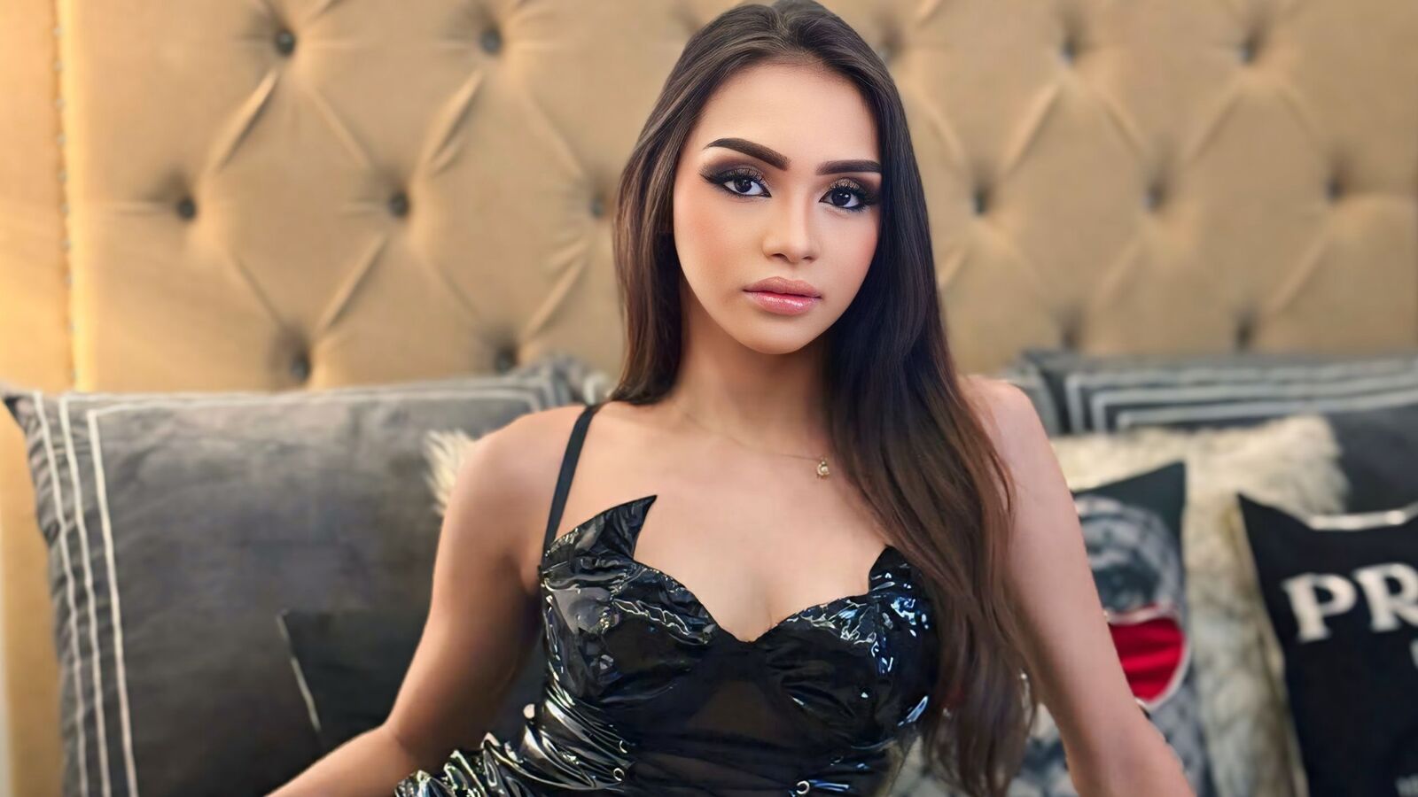 VivianaThots erotic portrait