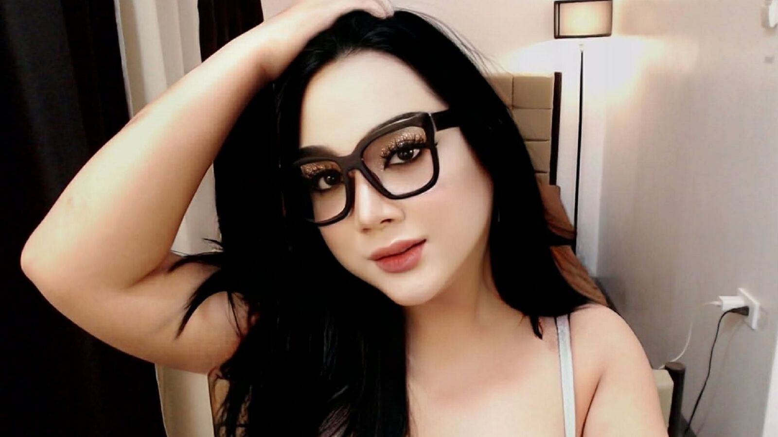BeatriceGaza erotic portrait