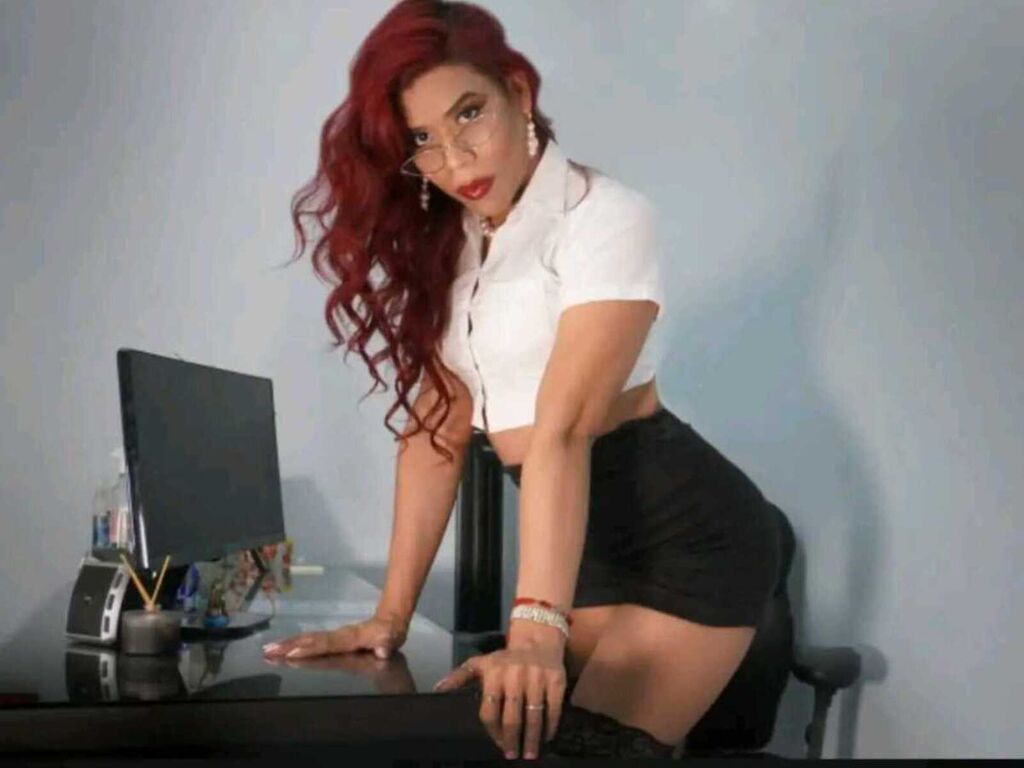 ValenJoy LiveJasmin transgender Cam2Cam profile