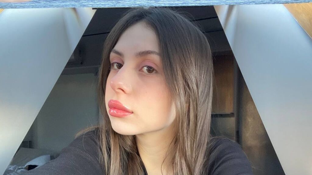 PoliMolly Live Chat on LiveJasmin