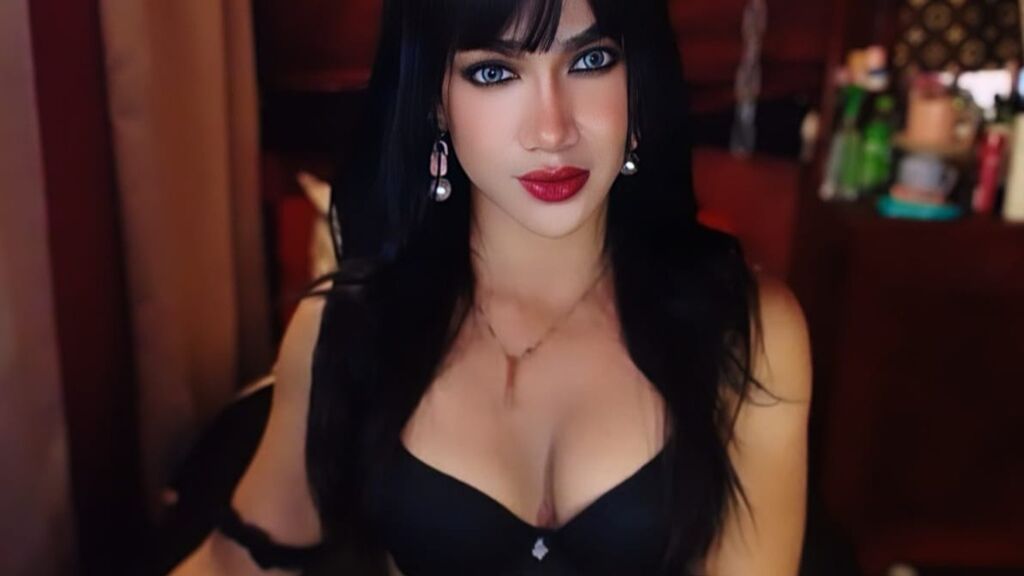 CelineHest live cam model at LiveJasmin