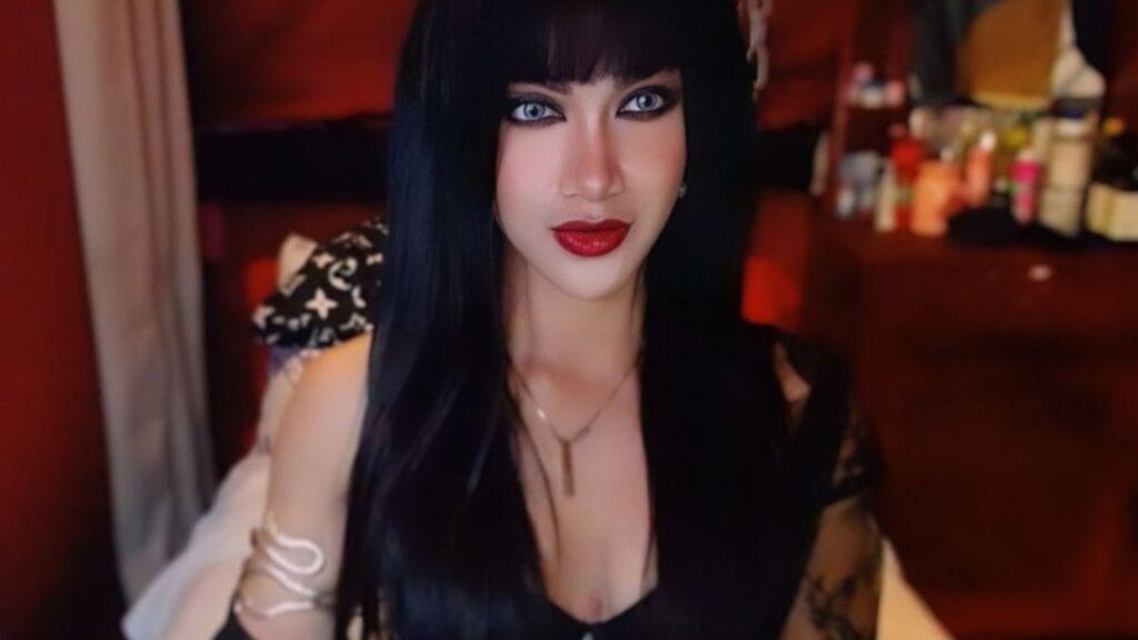 CelineHest live cam model at LiveJasmin