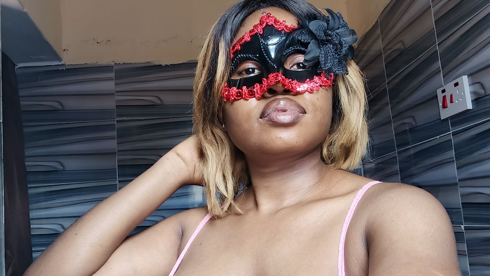 NoelleSky erotic portrait