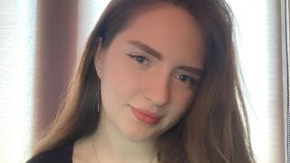 Free Nude MandiLemaire